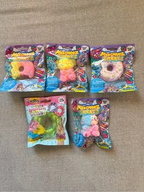 Viral ORB Mocheez Treatz Squishy Toys + Donut Bracelet Lot sensory